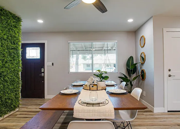 Laurel Holiday home